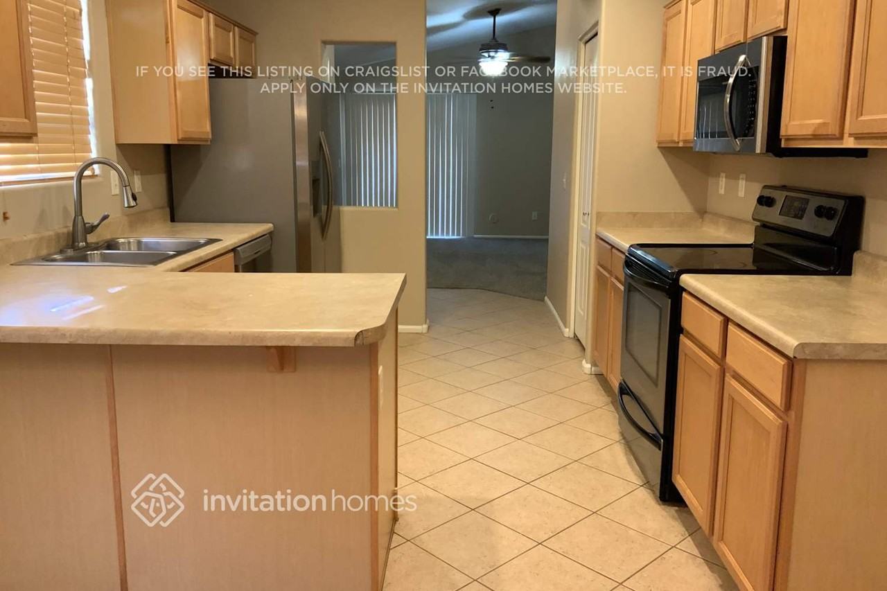 423 W Corriente Ct - Photo 5 of 20