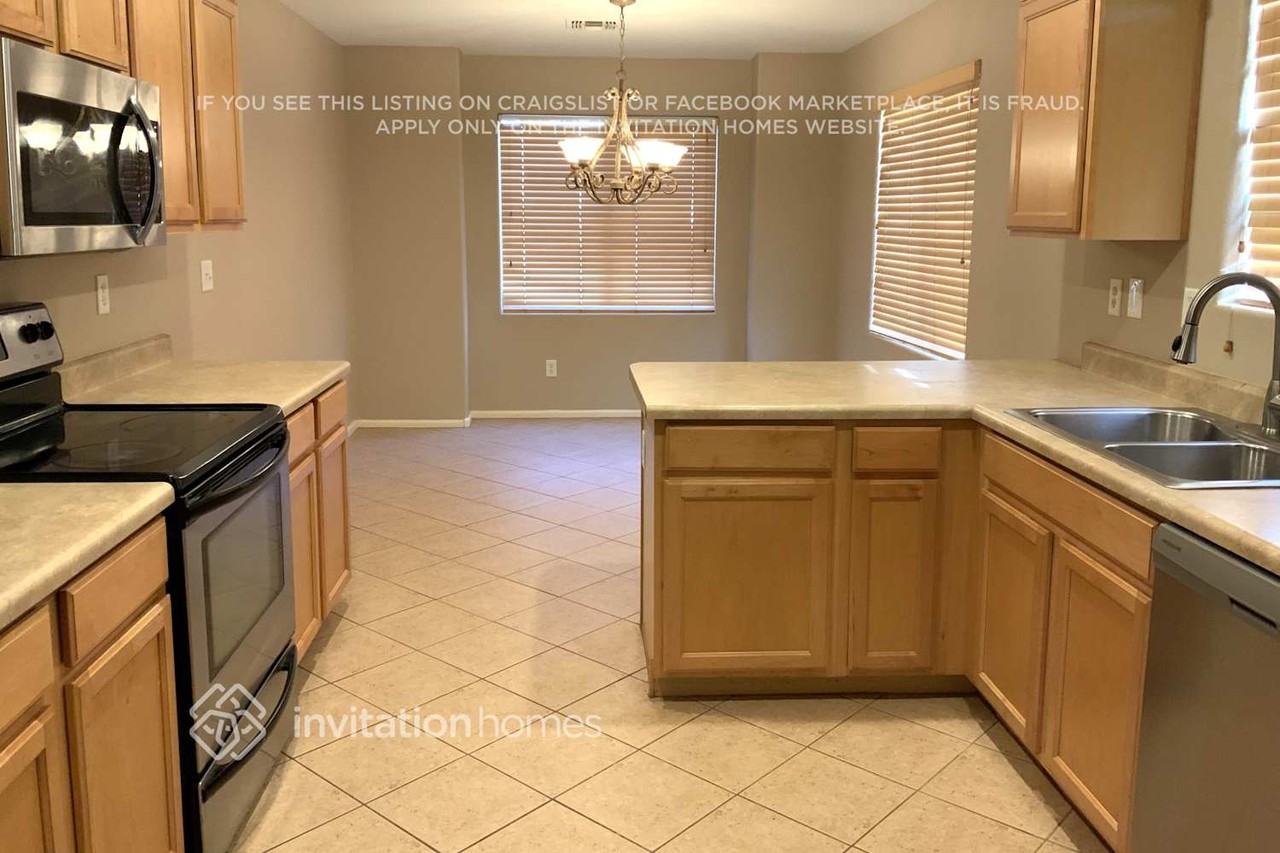 423 W Corriente Ct - Photo 6 of 20