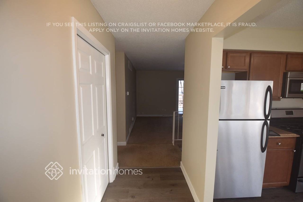 801 Mccallum Dr - Photo 4 of 20