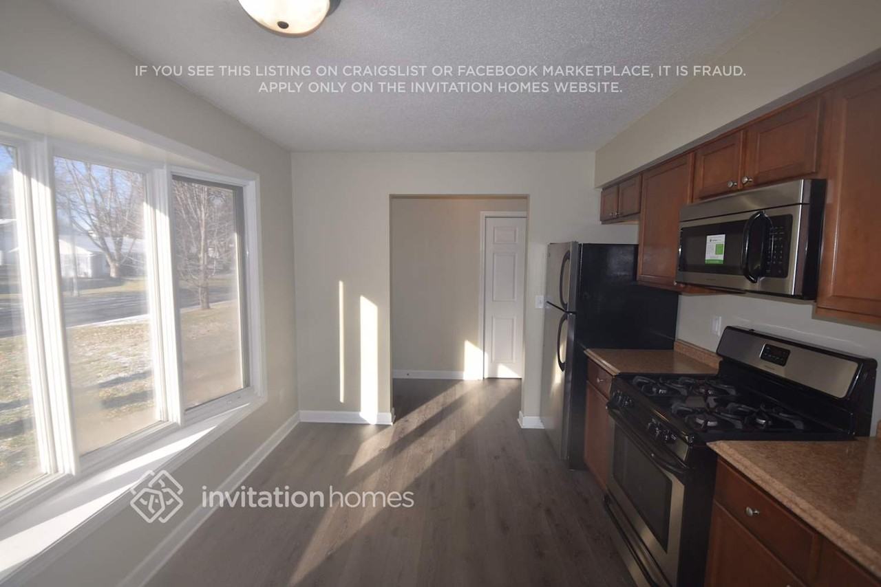 801 Mccallum Dr - Photo 5 of 20