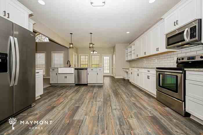 256 Suffolk Way - Photo 7 of 13