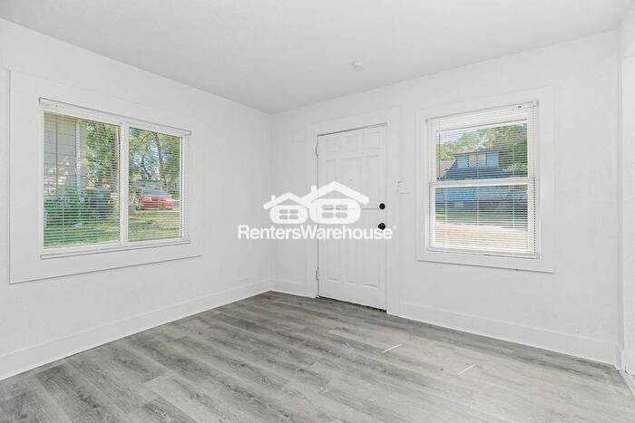 1508 E 72nd St - Photo 5 of 10