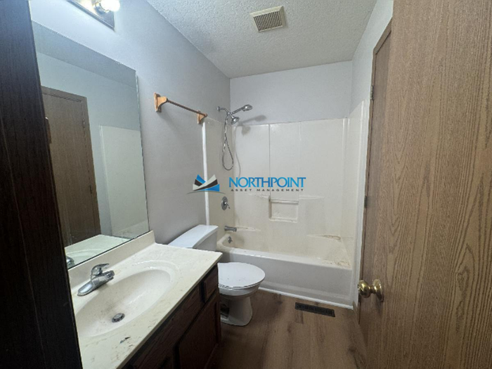 1302 Holly Hock Dr - Photo 7 of 17