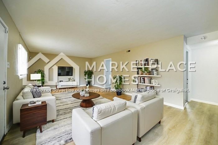 6855 Woodhurst Dr - Photo 3 of 19