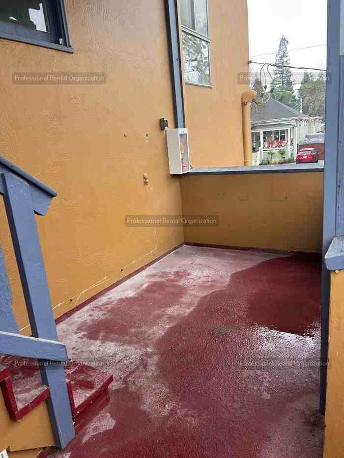 1337 Oak St - Photo 3 of 26