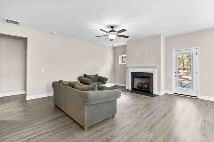 5818 James Allen Ln - Photo 7 of 38