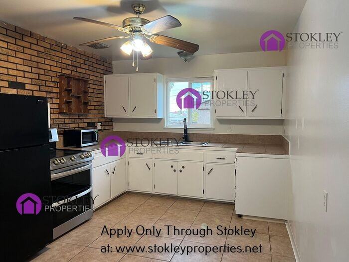 198 Thomas Way - Photo 3 of 17