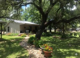 featured image of 601A Live Oak St