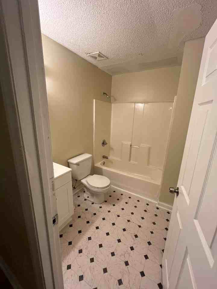 6718 Rockwell Blvd - Photo 7 of 18