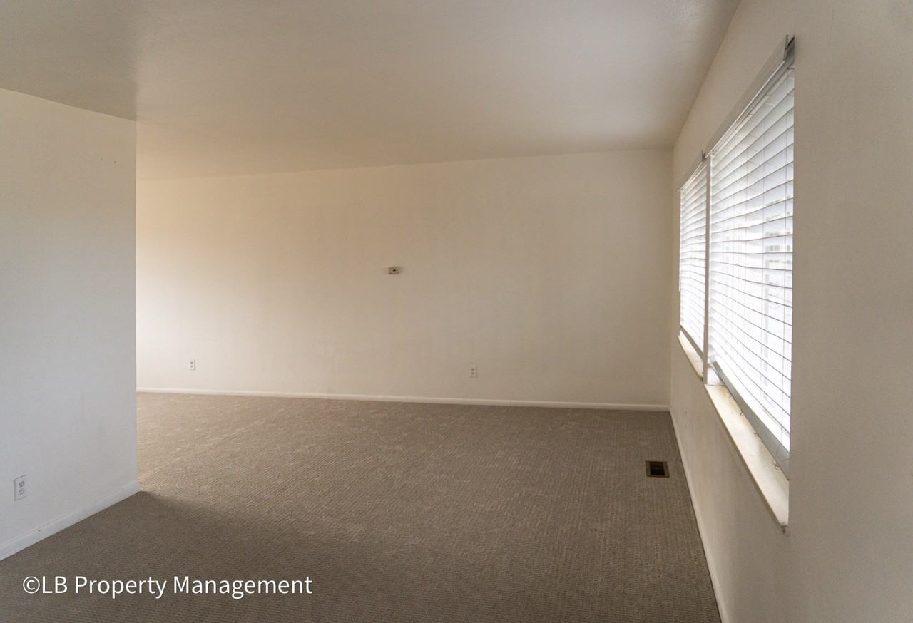 8150 E Linvale Pl - Photo 5 of 20