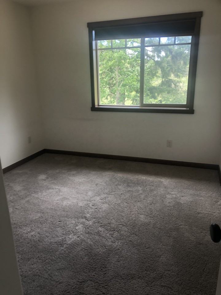 1017 Sw Juniper Gardens Ln #B - Photo 4 of 6