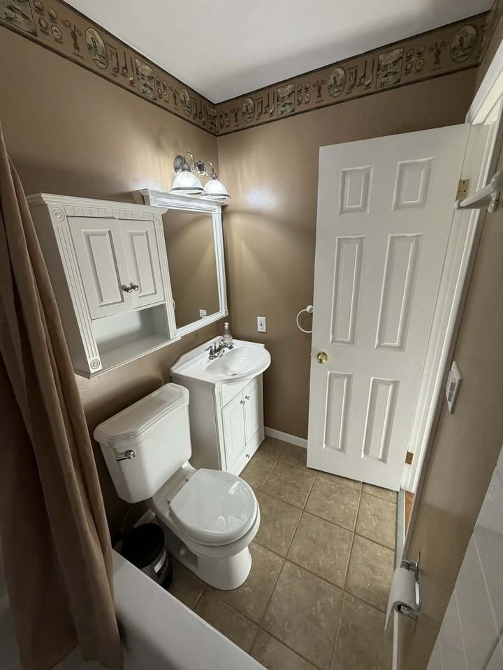 1730 N Ridge Ave #NA - Photo 6 of 24