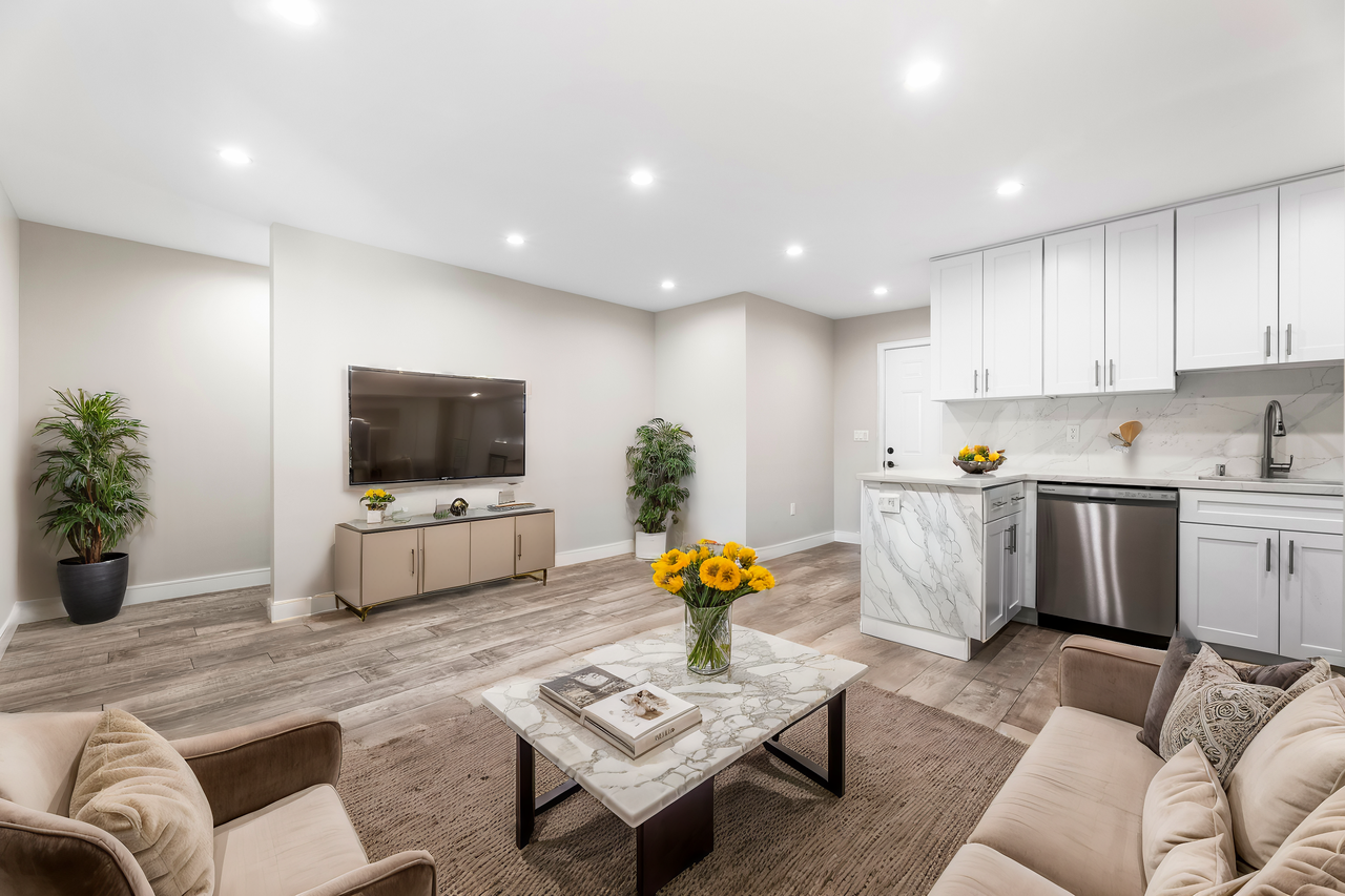 2059 N Vermont Ave #2057-1-2 - Photo 3 of 9