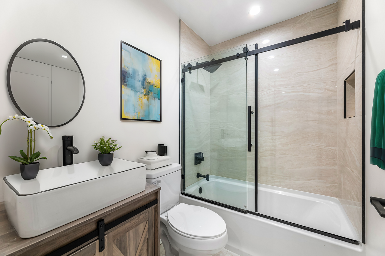 2059 N Vermont Ave #2057-1-2 - Photo 5 of 9