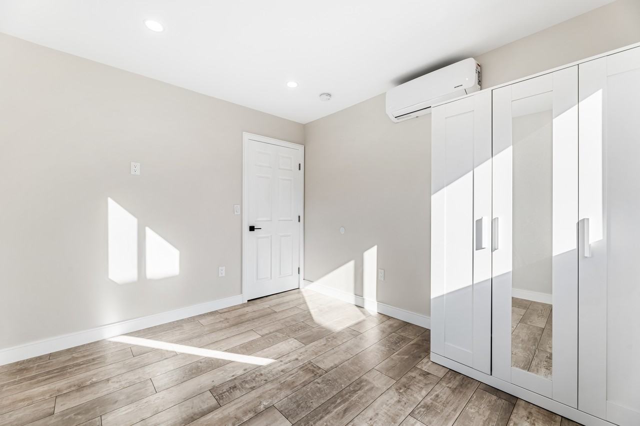 2059 N Vermont Ave #2057-1-2 - Photo 7 of 9