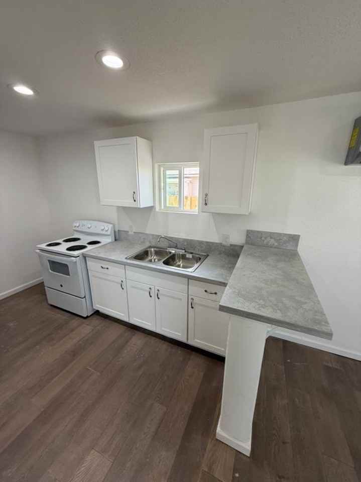 532 E 4th St #NA - Photo 4 of 9