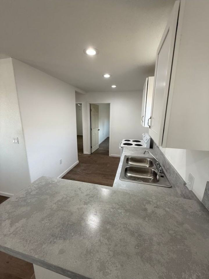 532 E 4th St #NA - Photo 5 of 9