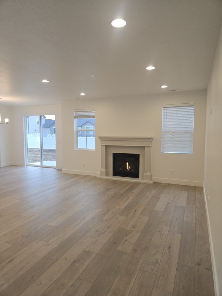 2025 S 2425 W #NA - Photo 2 of 18