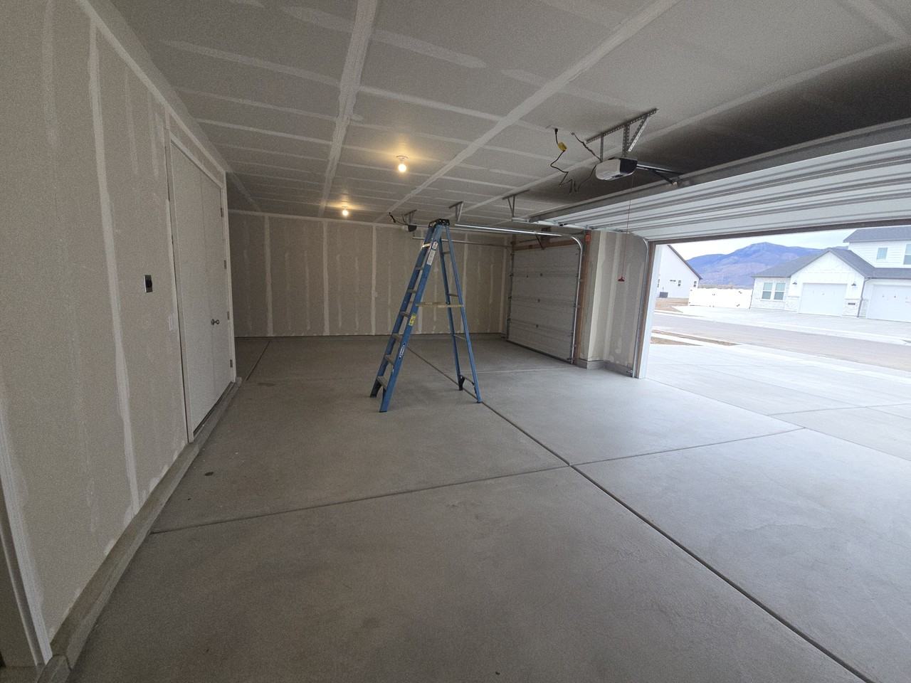 2025 S 2425 W #NA - Photo 4 of 18