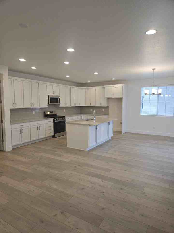 2025 S 2425 W #NA - Photo 7 of 18