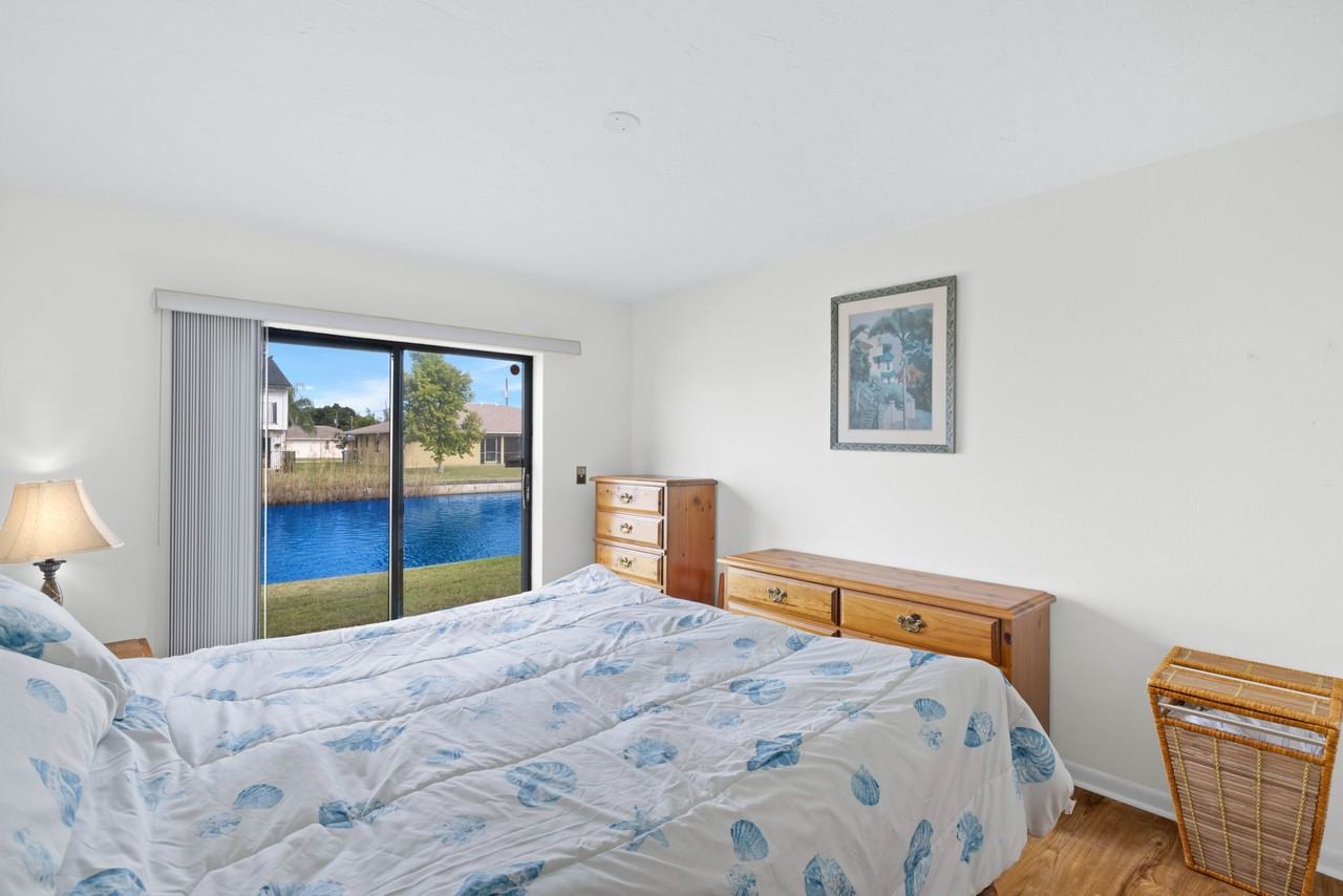 1271 Se 8th St - Photo 7 of 17