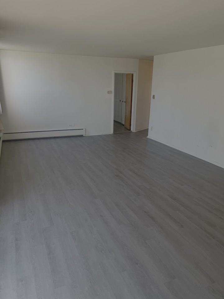 9009 Golf Rd #2I - Photo 5 of 8