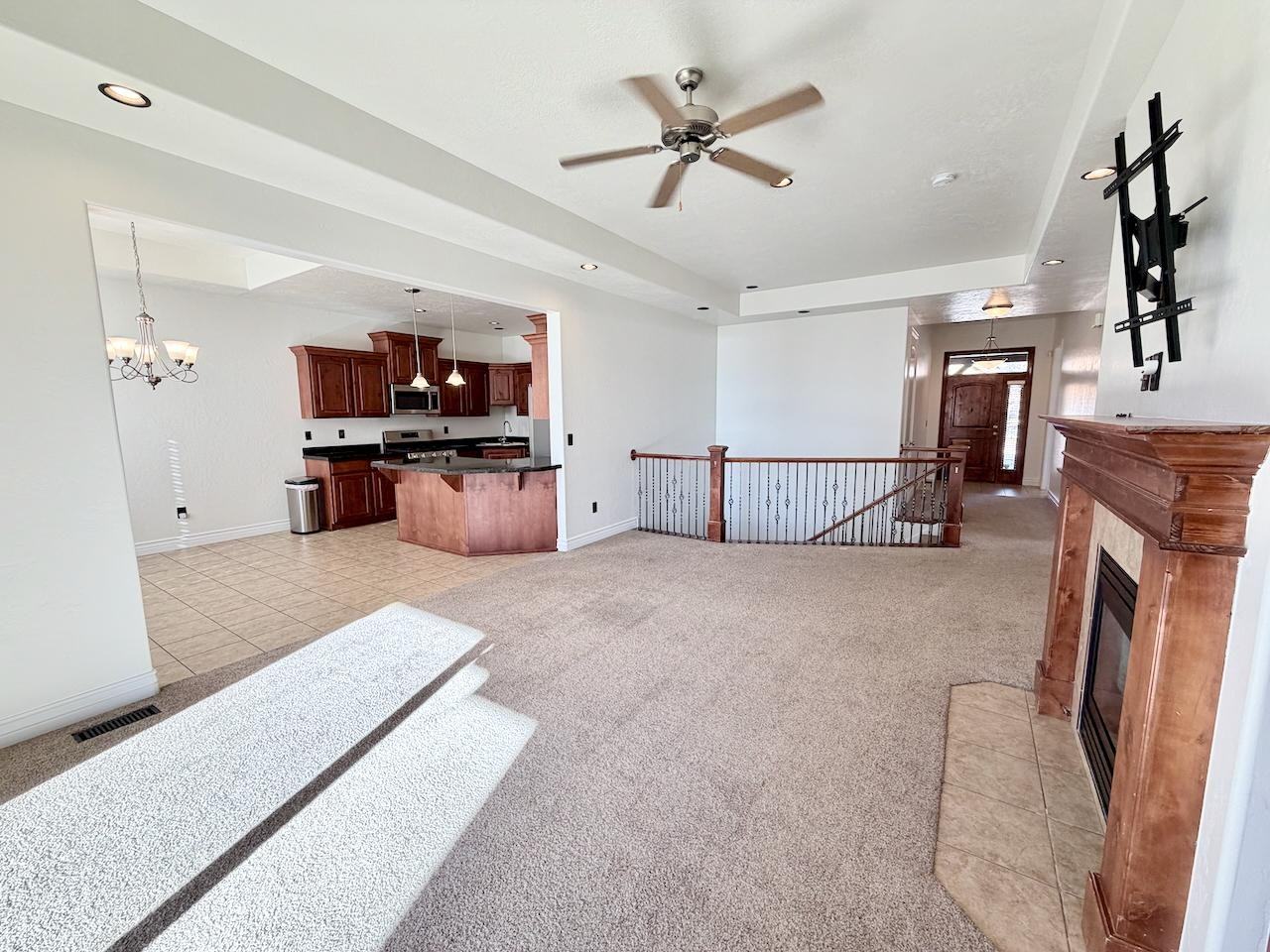 2001 W Golden Pond Way - Photo 2 of 15