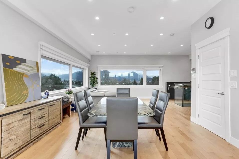 3206 East 5th Avenue - Photo 6 of 29