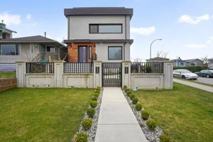 featured image of 3206 East 5th Avenue