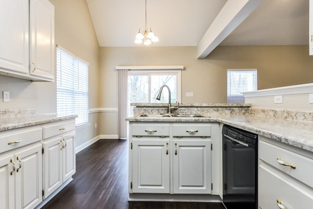 209 Walnut Creek Dr - Photo 4 of 15