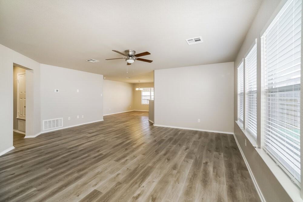 3654 Archer Blvd - Photo 4 of 16