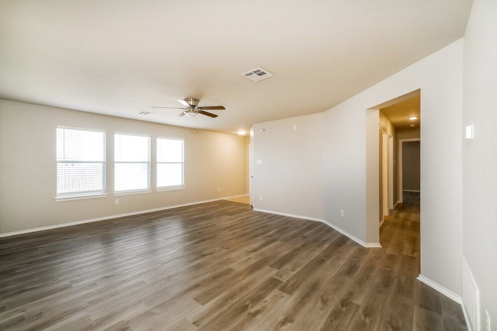 3654 Archer Blvd - Photo 5 of 16