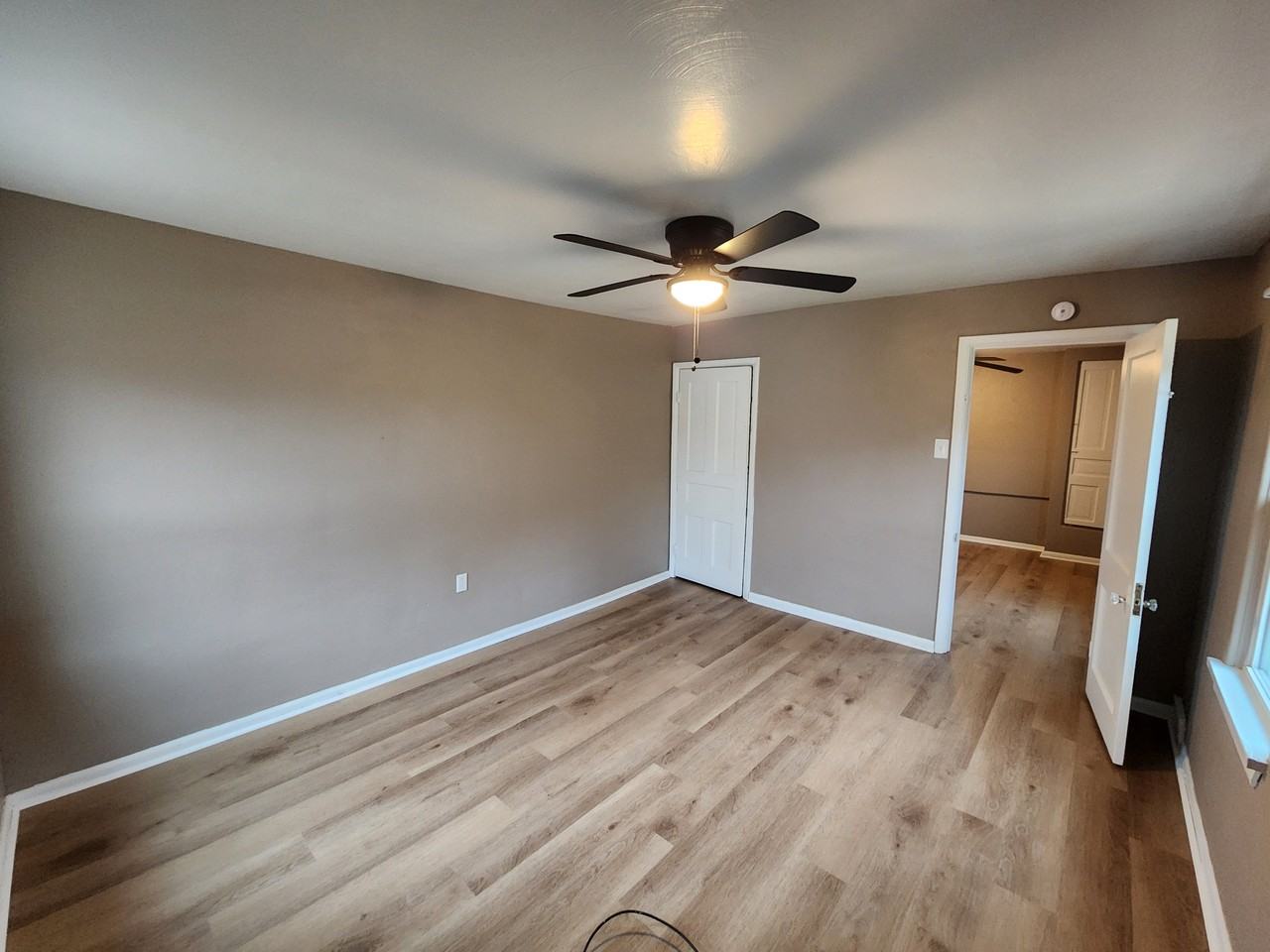 433 28th Street - Rear Right - Photo 5 of 7