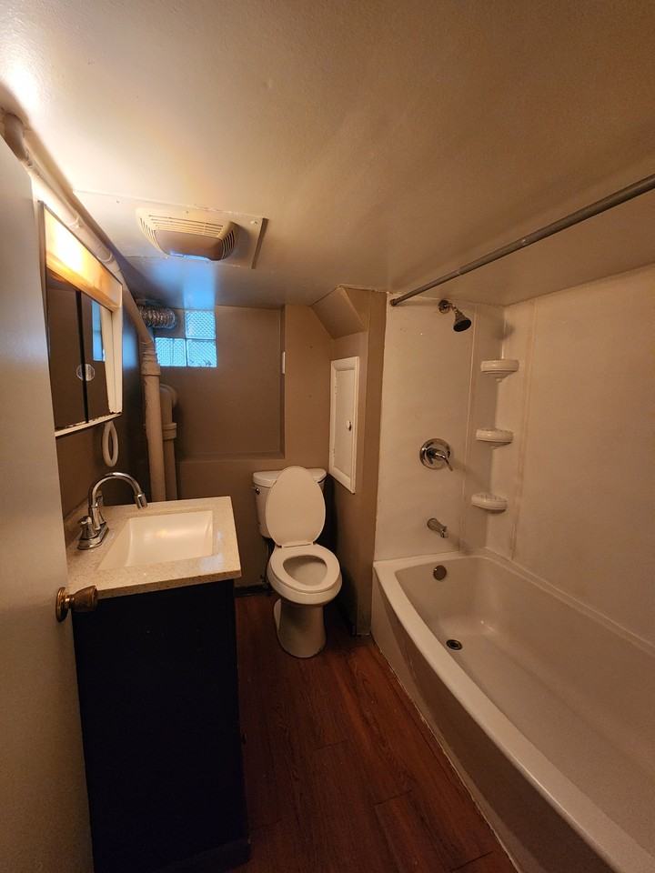 433 28th Street - Rear Right - Photo 6 of 7