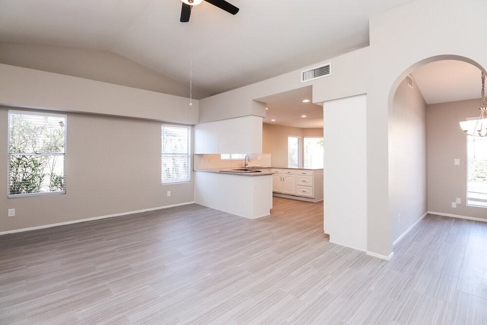 8014 W Aster Dr - Photo 4 of 15