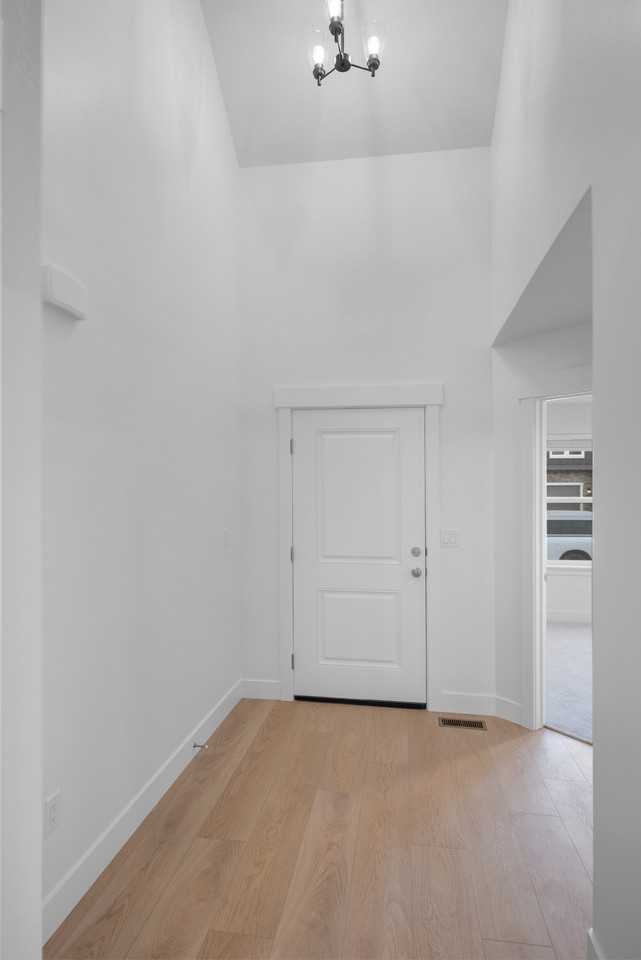 1522 W Russo Dr - Photo 4 of 40