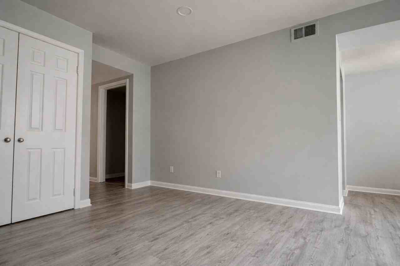 11782 Carriage House Dr - Photo 2 of 7