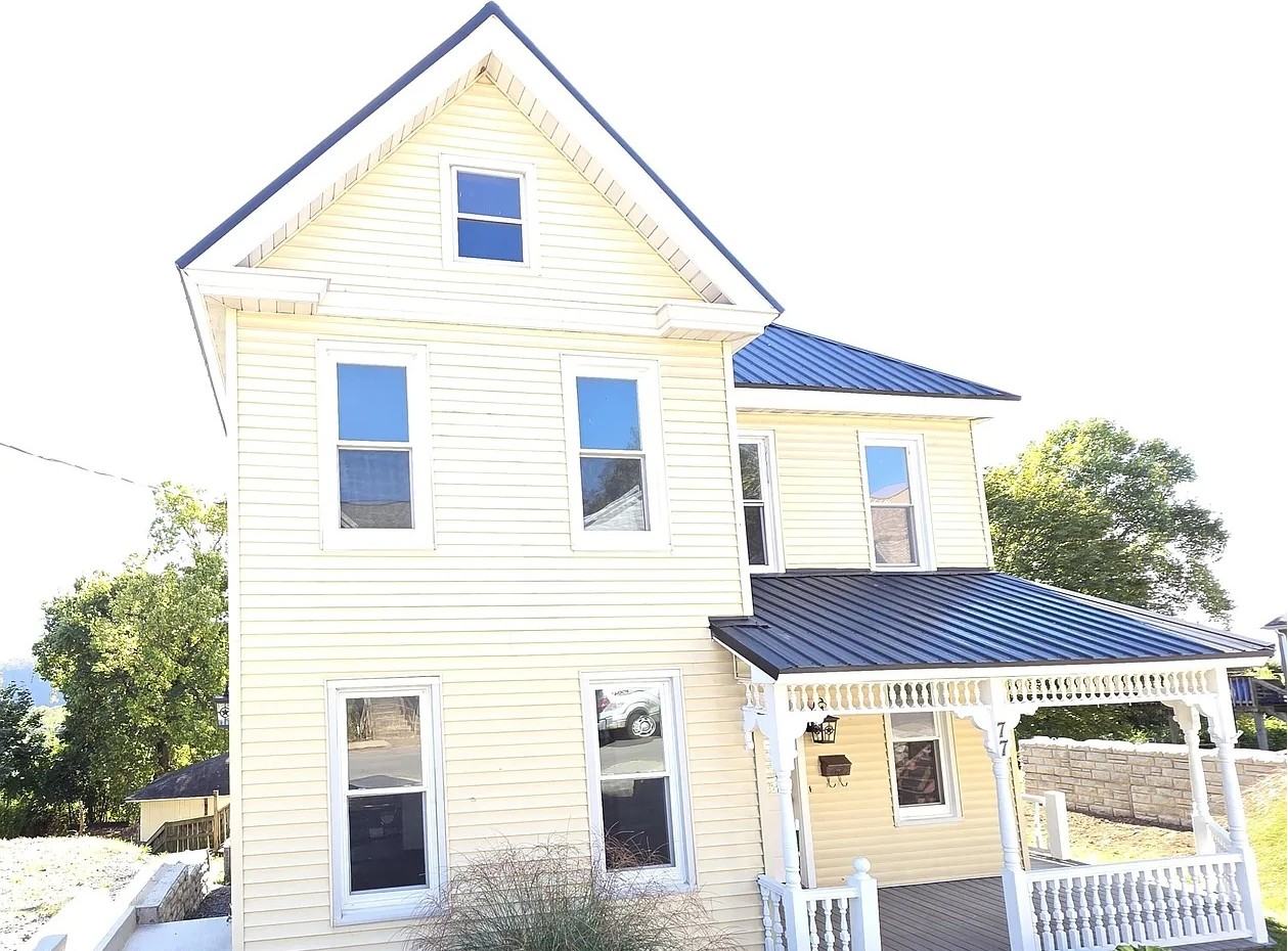 77 E Houston Ave #1 - Photo 3 of 19