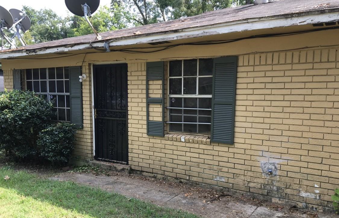 4212 Barlow St #1 - Photo 2 of 6