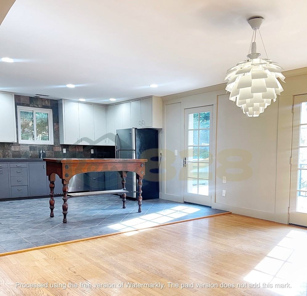 1045 Mountain View St #1 - Photo 7 of 17