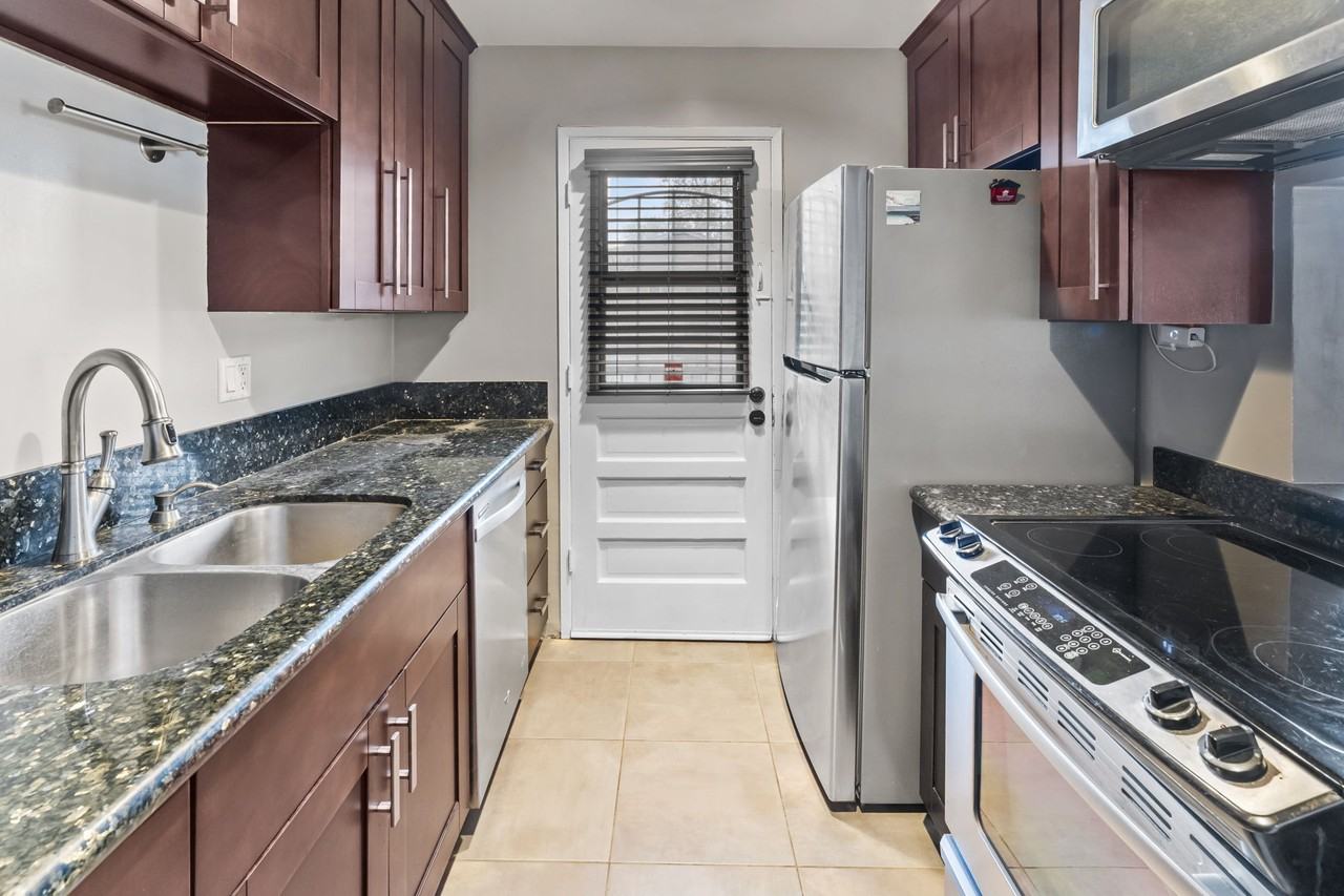 12135 Orange Crest Court - 4unit 4 #4 - Photo 4 of 10