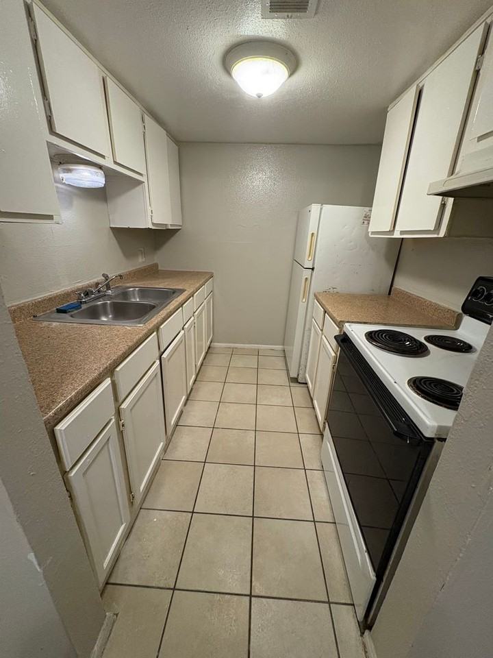 Phoenix Apartments - Photo 2 of 8