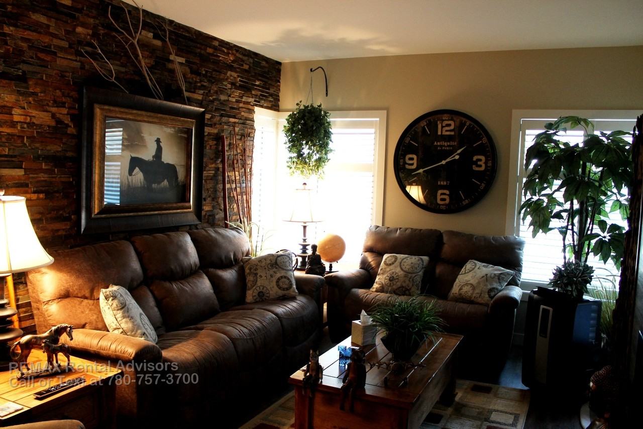 1720 10 St Sw - Photo 6 of 24