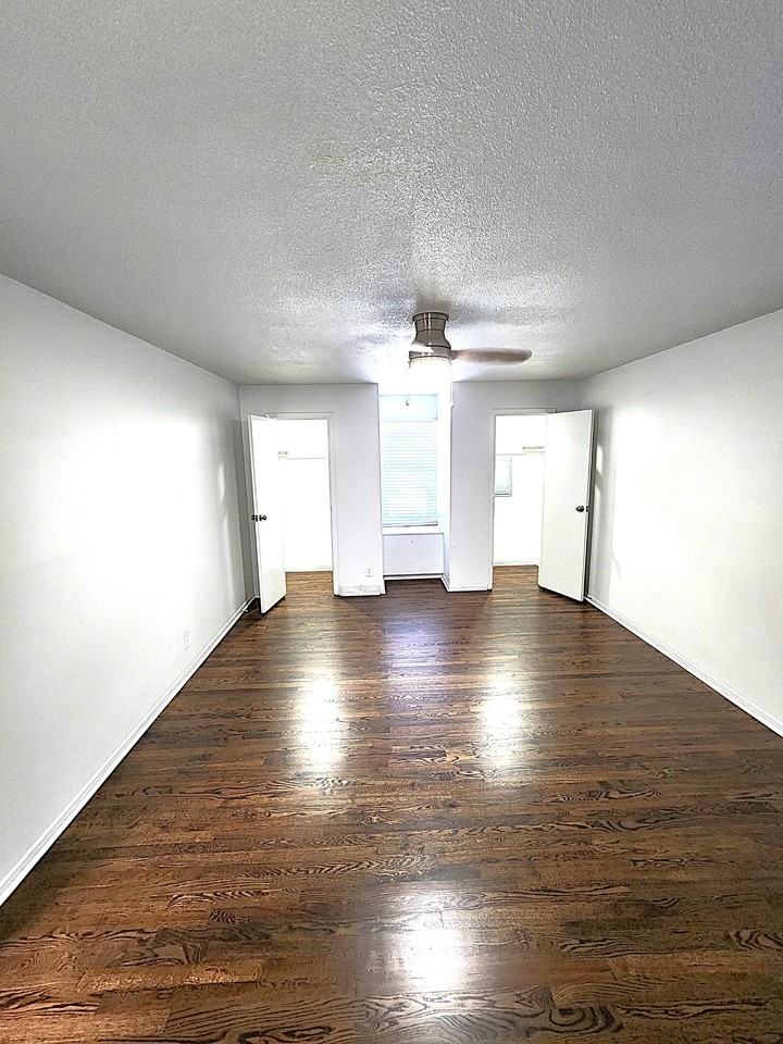 6620 W 93rd Ter #6620A - Photo 6 of 12