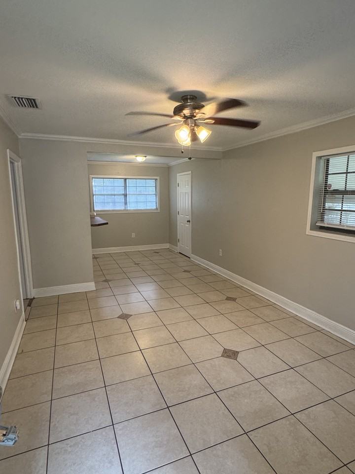 2802 Southwood Dr #1 - Photo 3 of 10