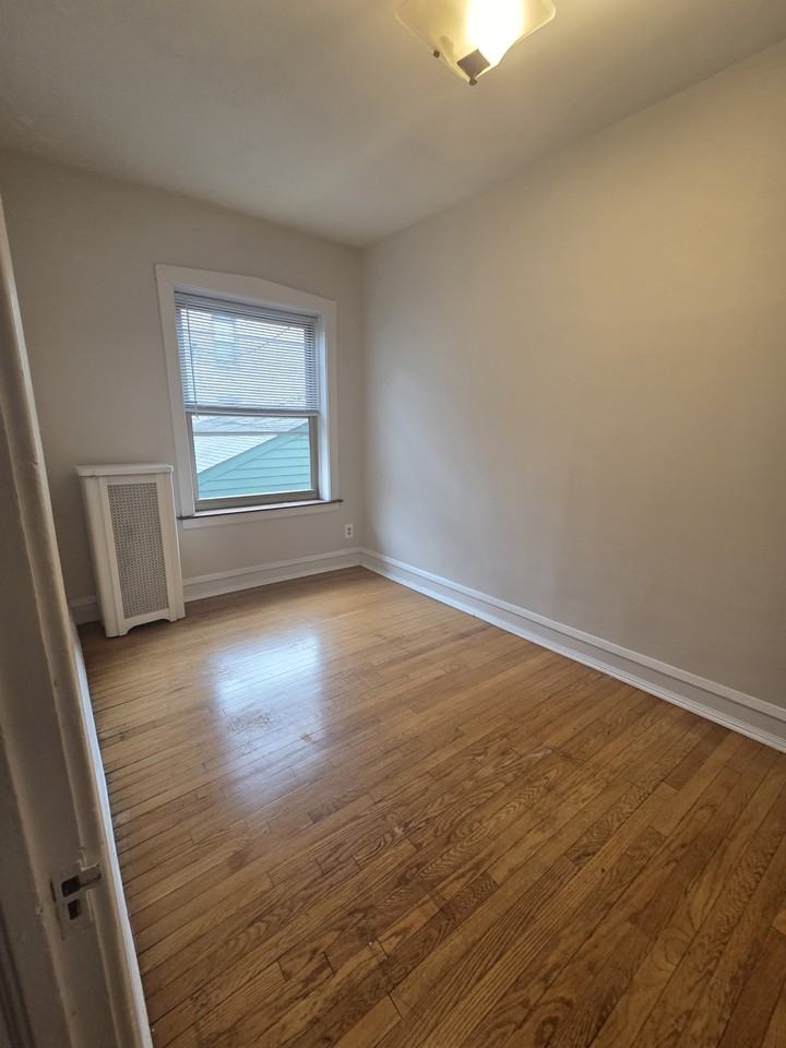 7711 N Sheridan Rd - Photo 7 of 9