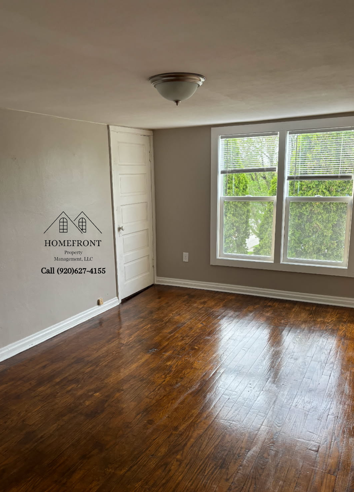 3127 N 27th St #3127 - Photo 4 of 10