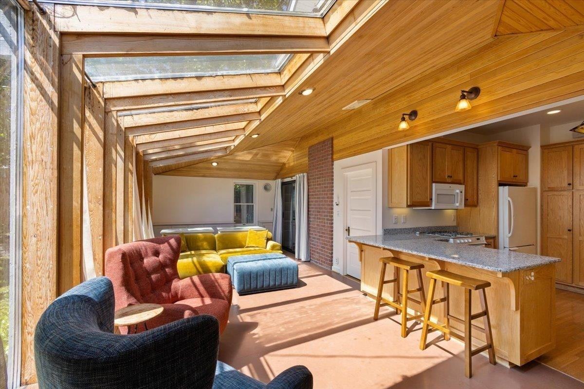 924 E 9th Ave #1 - Photo 3 of 20