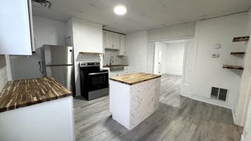 featured image of 504 E Franklin St #A