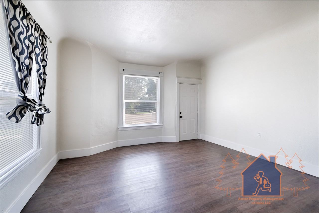 820 E Chicago St #A - Photo 6 of 27